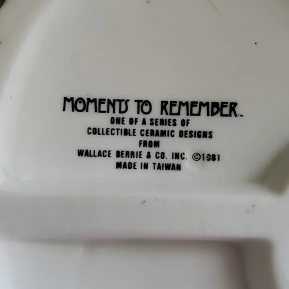 Vintage 1981 "Moments to Remember" Nite-Nite by Wallace Berrie & Co. Inc #3308 - Picture 4 of 7